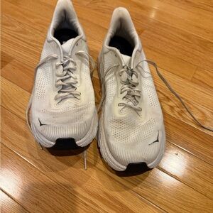 Hoka Men's Cream Arahi 7 Running Shoes